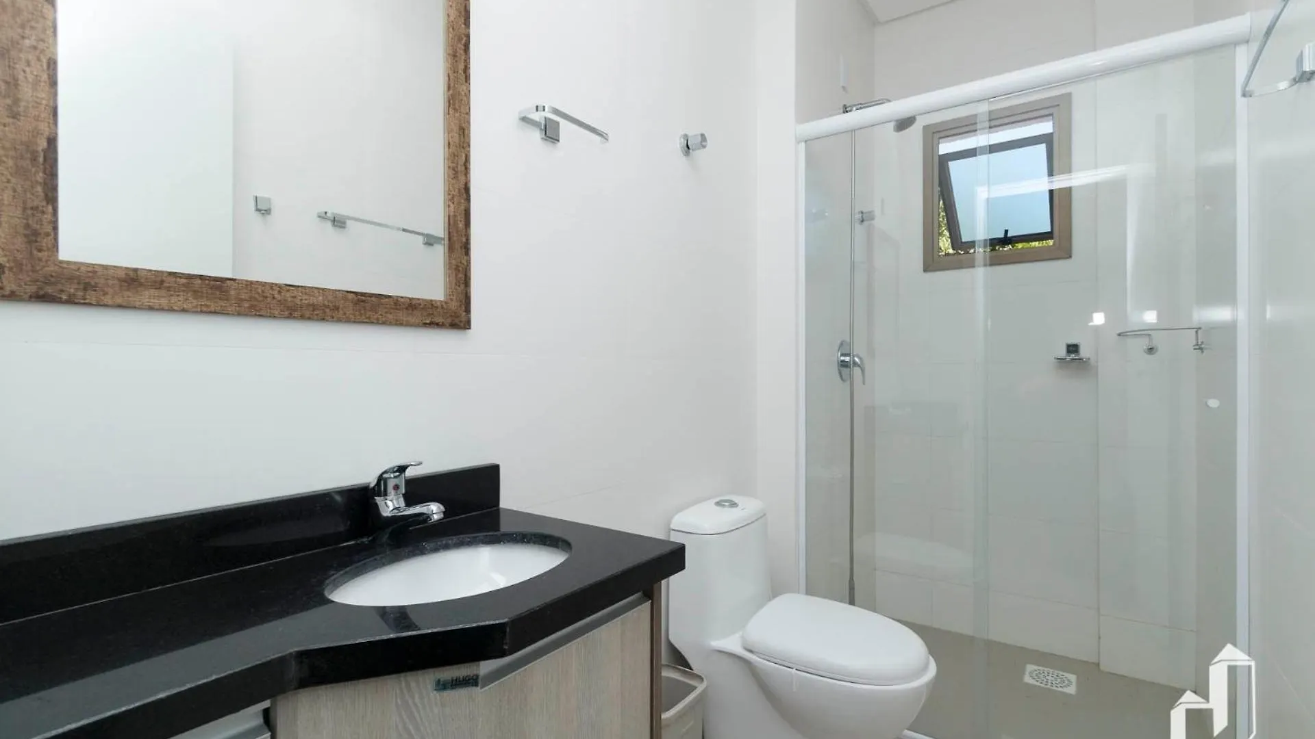 Apartamento Com 02 Dormitorios Bombinhas 0*,