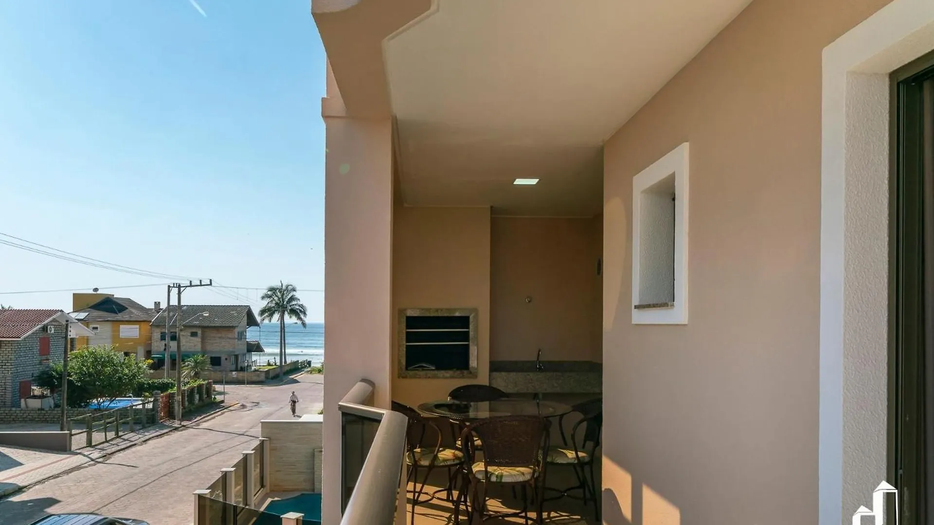 Apartamento Com 02 Dormitorios Bombinhas