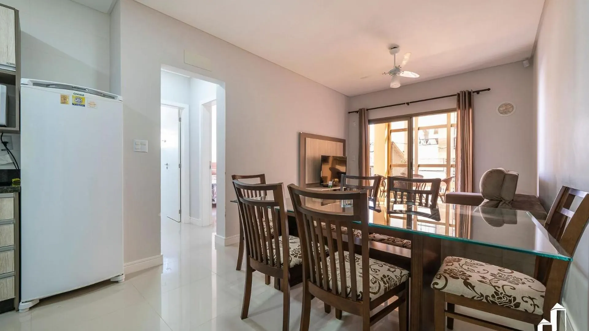 Apartamento Com 02 Dormitorios Bombinhas Brazil